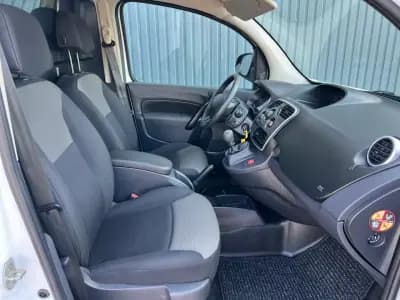 Vendo Renault Kangoo 2021 - 14500 EUR, 45338 km - AUTO.MOTO.pt