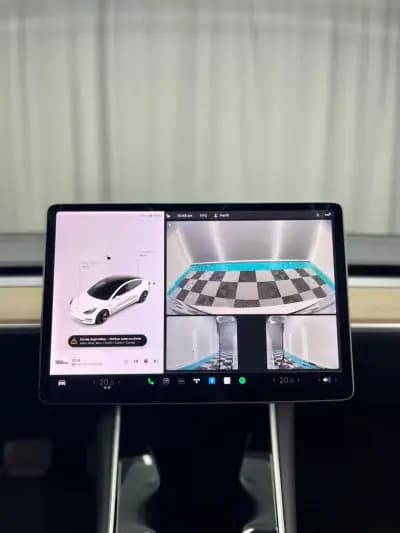 Vendo Tesla Model 3 2019 - 17999 EUR, 166200 km - AUTO.MOTO.pt