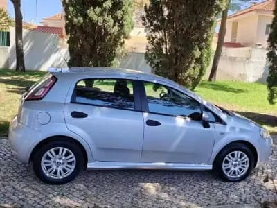 Sell Fiat Punto 2014 - 6990 EUR, 73125 km - AUTO.MOTO.pt