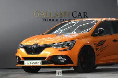 Vendo Renault Mégane 2023 - 75000 EUR, 4000 km - AUTO.MOTO.pt