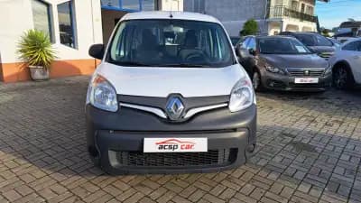 Vendo Renault Kangoo 2019 - 18900 EUR, 190869 km - AUTO.MOTO.pt