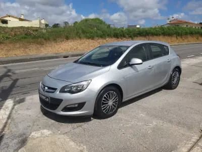 Vendo Opel Astra 2013 - 9900 EUR, 179980 km - AUTO.MOTO.pt