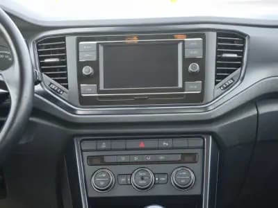 Vendo Volkswagen T-Roc 2018 - 16590 EUR, 116954 km - AUTO.MOTO.pt