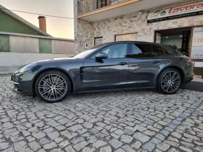 Vendo Porsche Panamera Sport Turismo 2018 - 84990 EUR, 147000 km - AUTO.MOTO.pt