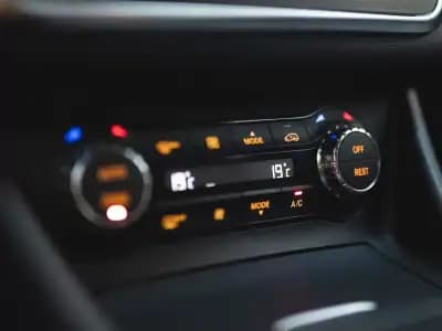 Sell Mercedes-Benz GLA 180 2016 - 20990 EUR, 152000 km - AUTO.MOTO.pt