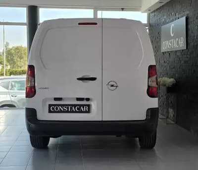 Vendo Opel Combo 2024 - 21900 EUR, 11972 km - AUTO.MOTO.pt