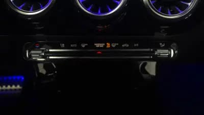 Vendo Mercedes-Benz A 200 2023 - 30850 EUR, 23000 km - AUTO.MOTO.pt