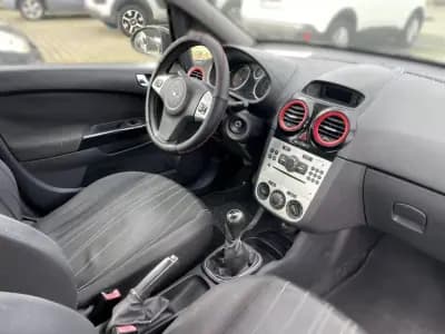 Vendo Opel Corsa 2010 - 6900 EUR, 207650 km - AUTO.MOTO.pt