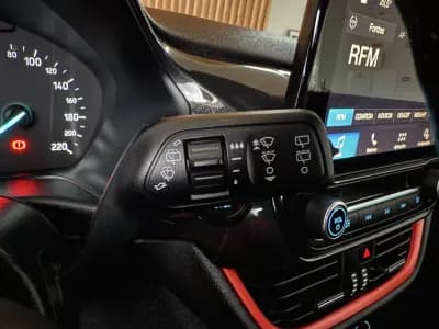 Vendo Ford Fiesta 2018 - 12500 EUR, 146800 km - AUTO.MOTO.pt