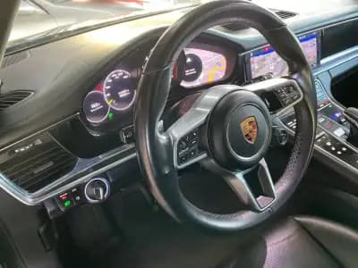 Sell Porsche Panamera 2018 - 60500 EUR, 104962 km - AUTO.MOTO.pt