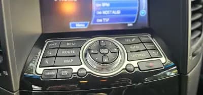 Vendo Infiniti QX70 2016 - 26990 EUR, 198900 km - AUTO.MOTO.pt