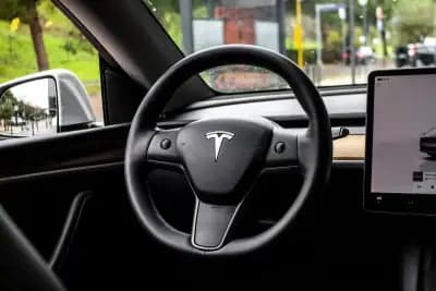 Sell Tesla Model Y 2023 - 37990 EUR, 39034 km - AUTO.MOTO.pt