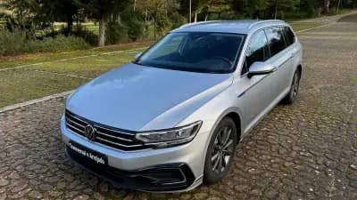 Vendo Volkswagen Passat Variant 2021 - 20900 EUR, 148000 km - AUTO.MOTO.pt