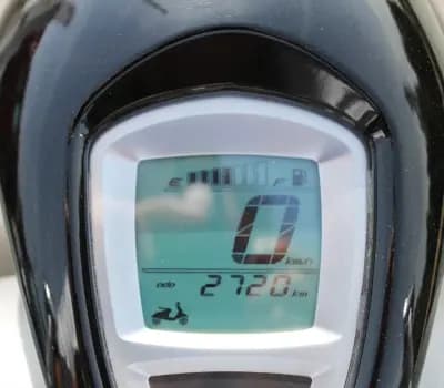 Sell Piaggio Vespa 2013 - 11000 EUR, 2700 km - AUTO.MOTO.pt