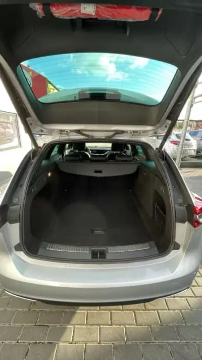 Sell Opel Insignia Sports Tourer 2020 - 21450 EUR, 125476 km - AUTO.MOTO.pt