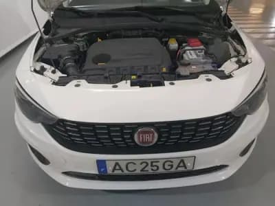 Vendo Fiat Tipo Station Wagon 2020 - 10990 EUR, 110261 km - AUTO.MOTO.pt