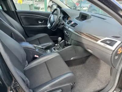 Sell Renault Mégane Sport Tourer 2017 - 7750 EUR, 141758 km - AUTO.MOTO.pt