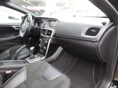 Vendo Volvo V40 2017 - 16800 EUR, 170641 km - AUTO.MOTO.pt