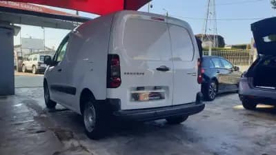 Sell Peugeot 2019 - 8999 EUR, 212000 km - AUTO.MOTO.pt