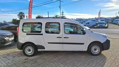 Vendo Renault Kangoo 2019 - 18900 EUR, 190869 km - AUTO.MOTO.pt