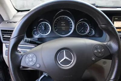 Sell Mercedes-Benz E 200 2011 - 15990 EUR, 139900 km - AUTO.MOTO.pt