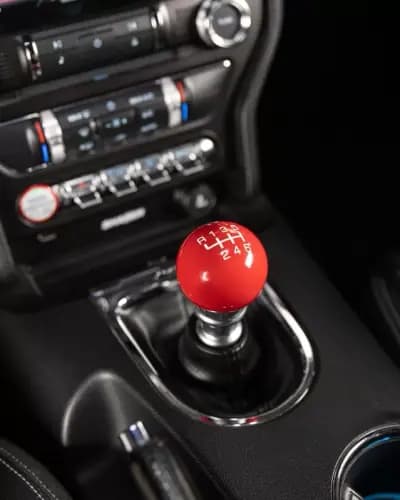 Vendo Ford Mustang 2016 - 47950 EUR, 107000 km - AUTO.MOTO.pt