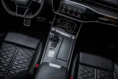 Vendo Audi RS6 Avant 2021 - 114000 EUR, 74634 km - AUTO.MOTO.pt