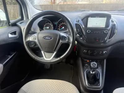 Vendo Ford Tourneo Courier 2019 - 9900 EUR, 133000 km - AUTO.MOTO.pt