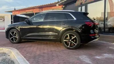 Vendo Audi e-tron 2019 - 27990 EUR, 99000 km - AUTO.MOTO.pt