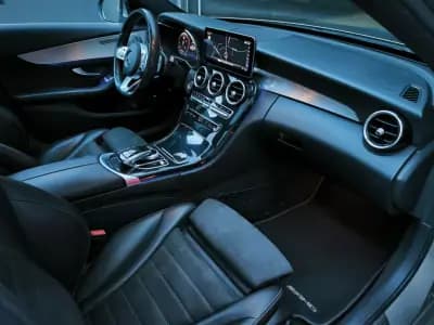 Vendo Mercedes-Benz C 300 2020 - 28950 EUR, 166000 km - AUTO.MOTO.pt