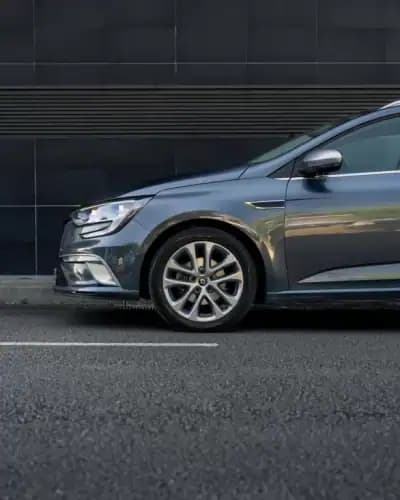 Sell Renault Mégane Sport Tourer 2018 - 15990 EUR, 126740 km - AUTO.MOTO.pt