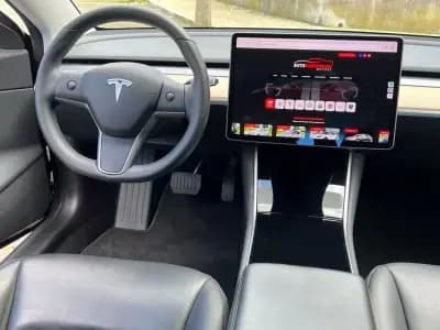 Vendo Tesla Model 3 2019 - 23990 EUR, 73000 km - AUTO.MOTO.pt