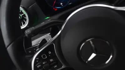 Vendo Mercedes-Benz A 250e Limousine 2021 - 25900 EUR, 102000 km - AUTO.MOTO.pt