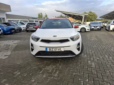 Vendo Kia Stonic 2018 - 12850 EUR, 45000 km - AUTO.MOTO.pt