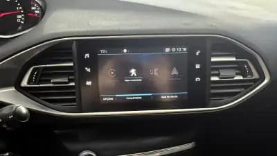 Sell Peugeot 308 SW 2018 - 12650 EUR, 133760 km - AUTO.MOTO.pt