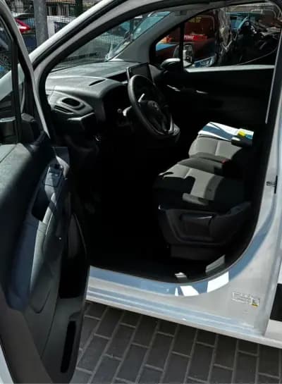 Vendo Opel Combo 2022 - 16950 EUR, 45910 km - AUTO.MOTO.pt