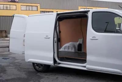 Vendo Citroën Jumpy 2017 - 15900 EUR, 145325 km - AUTO.MOTO.pt