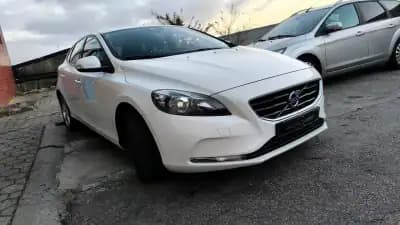 Sell Volvo V40 2013 - 10900 EUR, 190000 km - AUTO.MOTO.pt