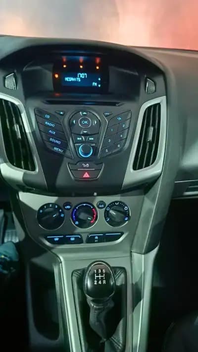 Vendo Ford Focus 2014 - 8900 EUR, 124734 km - AUTO.MOTO.pt