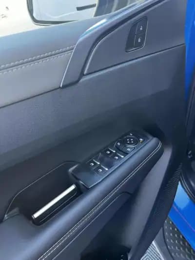 Vendo Volkswagen Amarok 2024 - 74900 EUR, 9880 km - AUTO.MOTO.pt