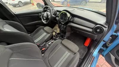 Vendo MINI Cooper 2018 - 19990 EUR, 102000 km - AUTO.MOTO.pt