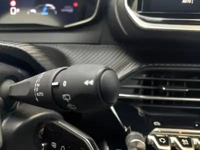 Vendo Peugeot 208 2025 - 23500 EUR, 14659 km - AUTO.MOTO.pt