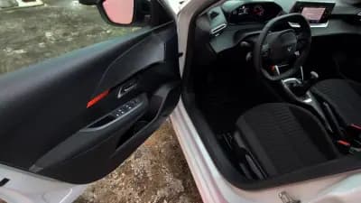 Sell Peugeot 208 2022 - 13999 EUR, 47000 km - AUTO.MOTO.pt