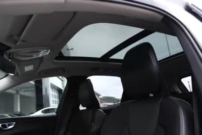 Sell Volvo XC 60 2021 - 31900 EUR, 121360 km - AUTO.MOTO.pt