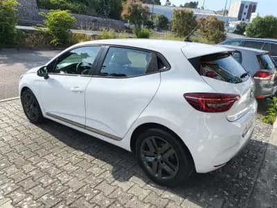Sell Renault Clio 2021 - 14450 EUR, 159000 km - AUTO.MOTO.pt