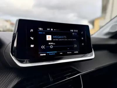 Vendo Peugeot 208 2022 - 15950 EUR, 91000 km - AUTO.MOTO.pt