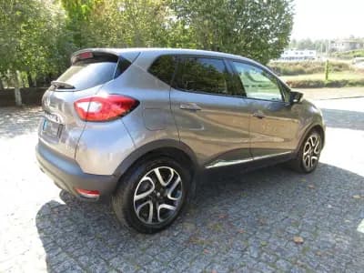 Vendo Renault Captur 2016 - 12990 EUR, 148000 km - AUTO.MOTO.pt