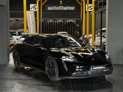 Vendo Porsche Taycan 2023 - 74990 EUR, 35900 km - AUTO.MOTO.pt