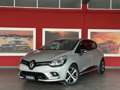 Vendo Renault Clio 2017 - 11990 EUR, 103171 km - AUTO.MOTO.pt