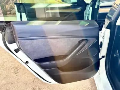 Vendo Tesla Model 3 2022 - 39900 EUR, 40060 km - AUTO.MOTO.pt